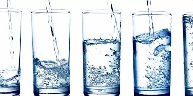 【有肾说甚】第8期｜大量饮水可缩短痛风发作时间……原来还有这些方法可治疗高尿酸血症