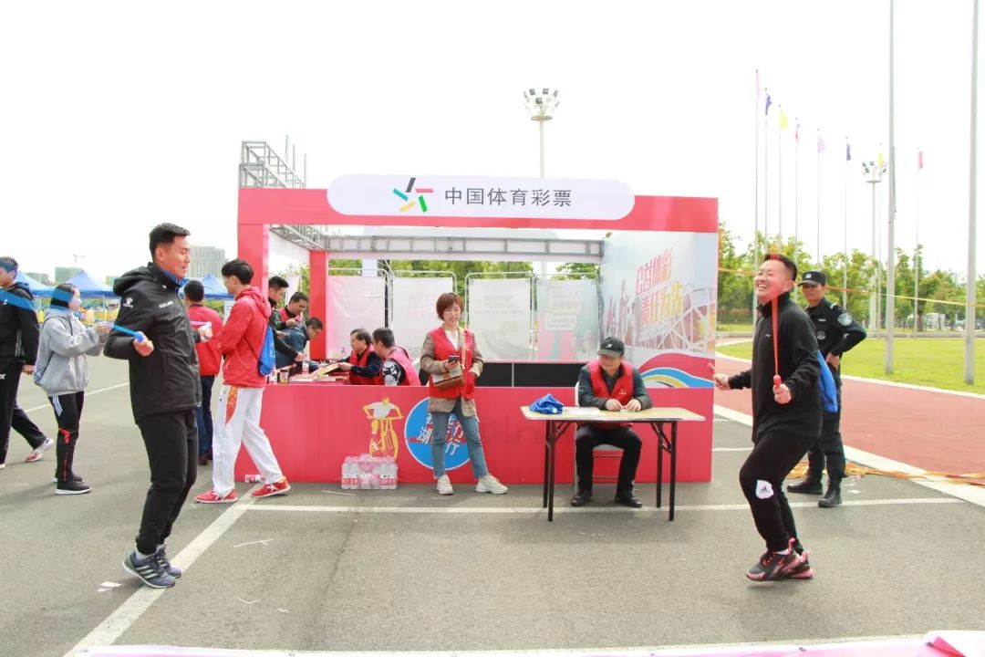 致敬每一个温暖如光的浙江体彩er！