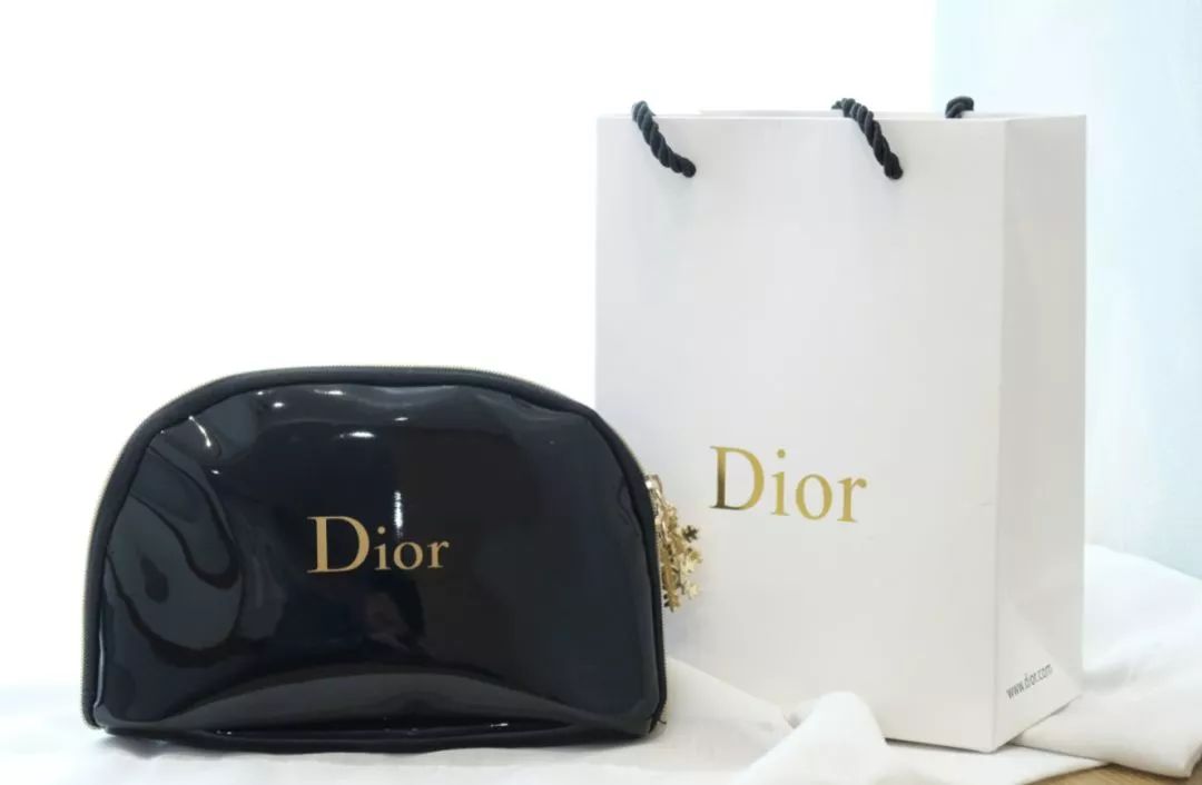 dior小粉瓶香水,dior香水好看的瓶子