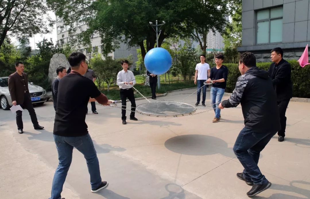 【亮点】“沙包投准”、“足球射门”……这群可爱的检察官还有“两副面孔”呢！