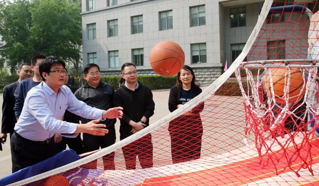 【亮点】“沙包投准”、“足球射门”……这群可爱的检察官还有“两副面孔”呢！