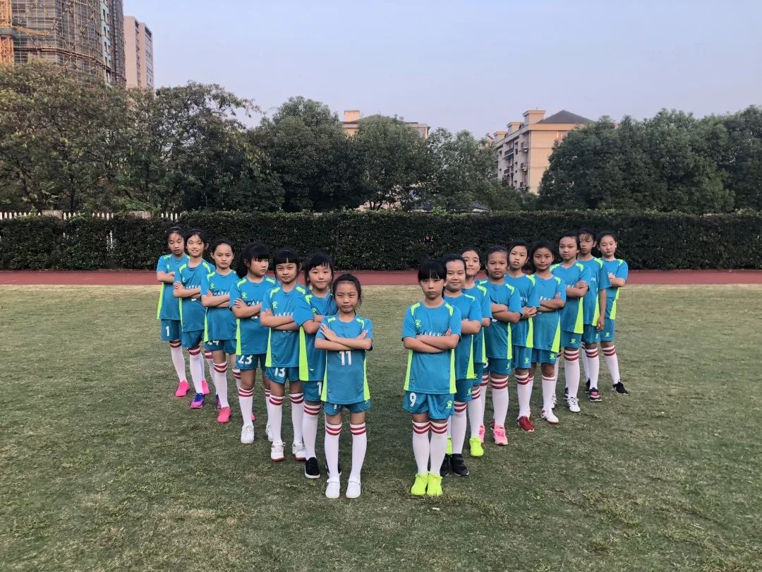 风雨彩虹铿锵玫瑰,风雨彩虹铿锵玫瑰田震