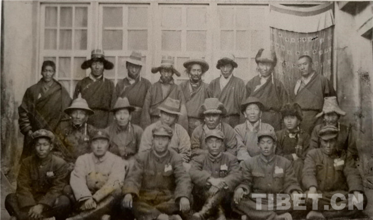 38军22团的老照片,老照片回忆148师炮兵团战友合影