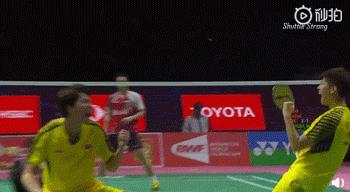 运动员比赛时尴尬瞬间,运动员比赛中的失误搞笑视频