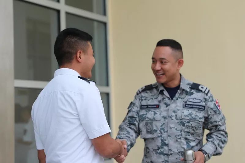 中泰友谊干杯完整视频,友谊地久天长图片唯美