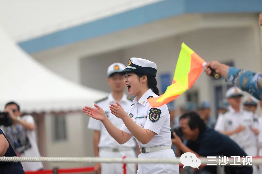 多图|“一二、一二……”拔河、举炮弹“蓝色突击-2019”中泰海军开展多样沟通活动