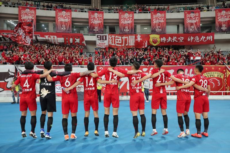 见证根宝十年磨一剑、培育铿锵玫瑰新苗，这家银行为何甘当上海足球的幕后英雄？