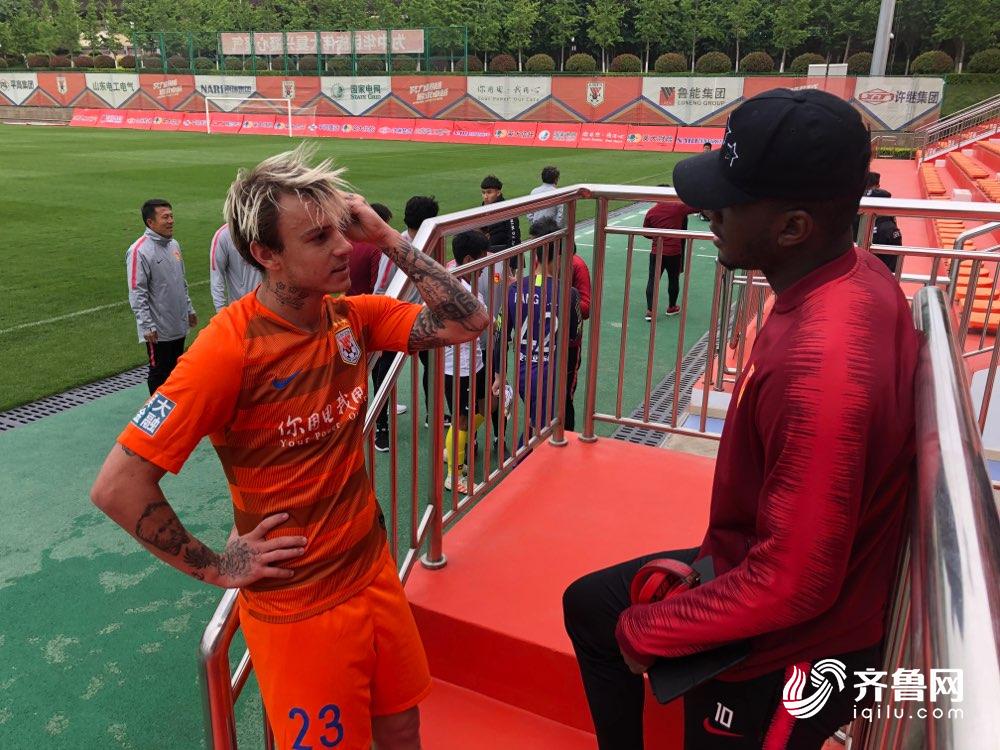 李霄鹏足协杯对申花,刘越谈鲁能完整版