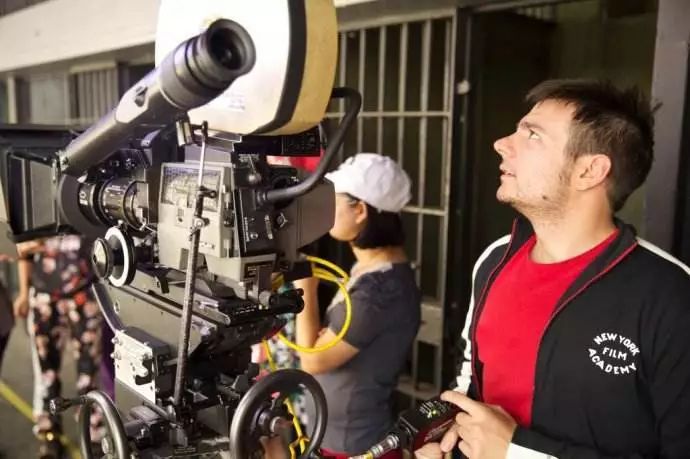 限薪令明星收入骤降,艺人限薪令为什么难以执行