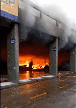 东莞一车行突发火灾，竟是人为纵火！警方通报来了…