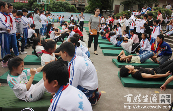 阳光小学体育运动会,阳光学子快乐运动会开幕式