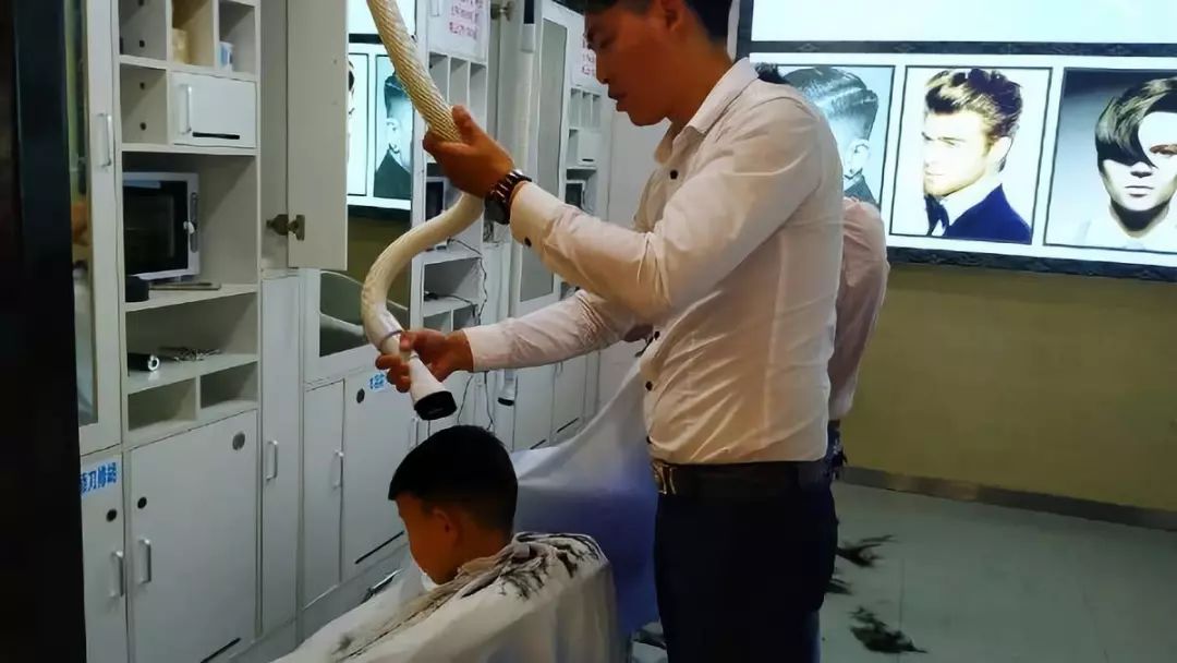 15元抢【欧丽丝专业快剪】3次理发套餐。十分钟速剪，杜绝附加服务，将剪发做到极致~