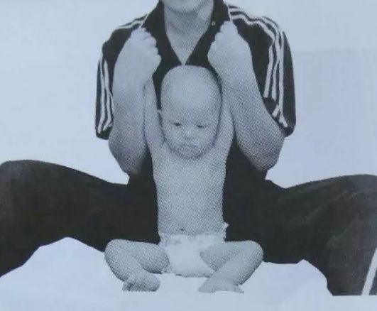 脑瘫儿童头往后仰怎么锻炼,脑瘫儿童抽搐四肢无力怎么办