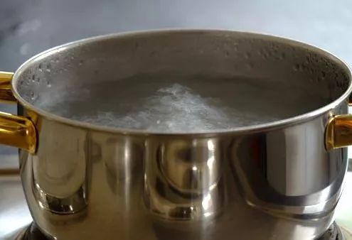 平锅不粘锅的使用需要关注什么,用不粘锅需要关注什么事项