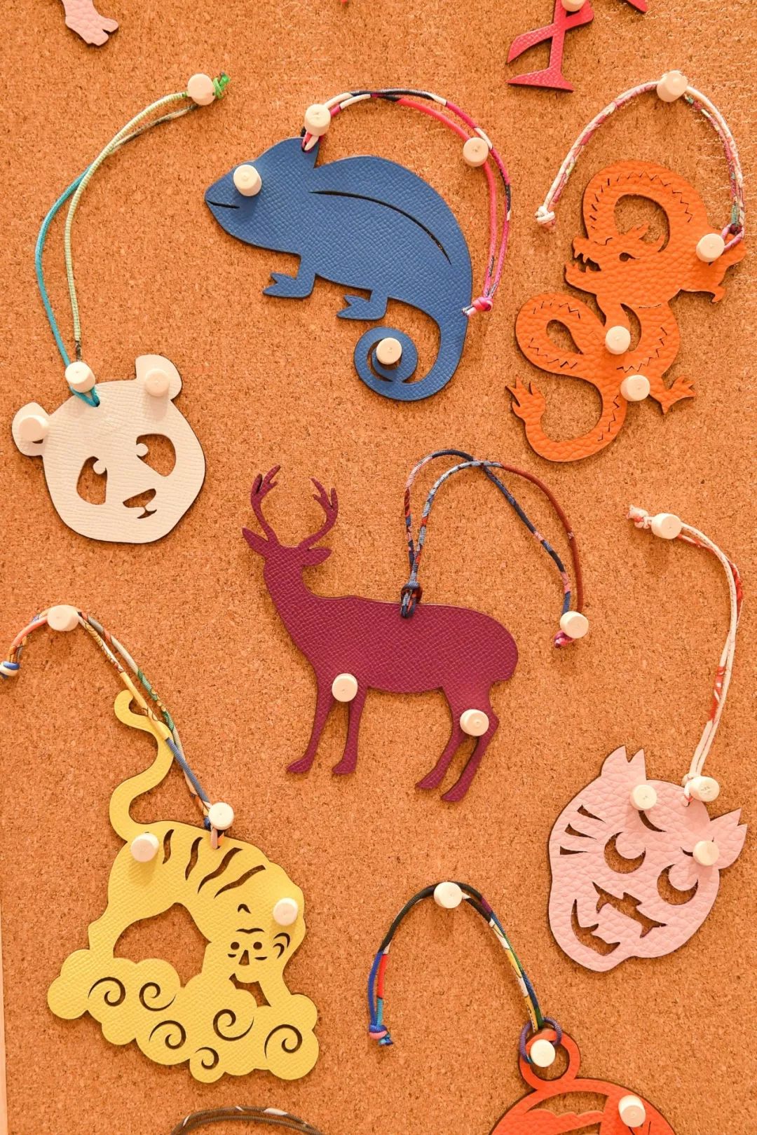 大家都开始做联名了，爱马仕和成都的“联名款”是怎样的？