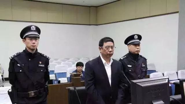 【关注】市长，你住的都不如科长，该换房了…要强的他被虚荣和贪欲推向深渊