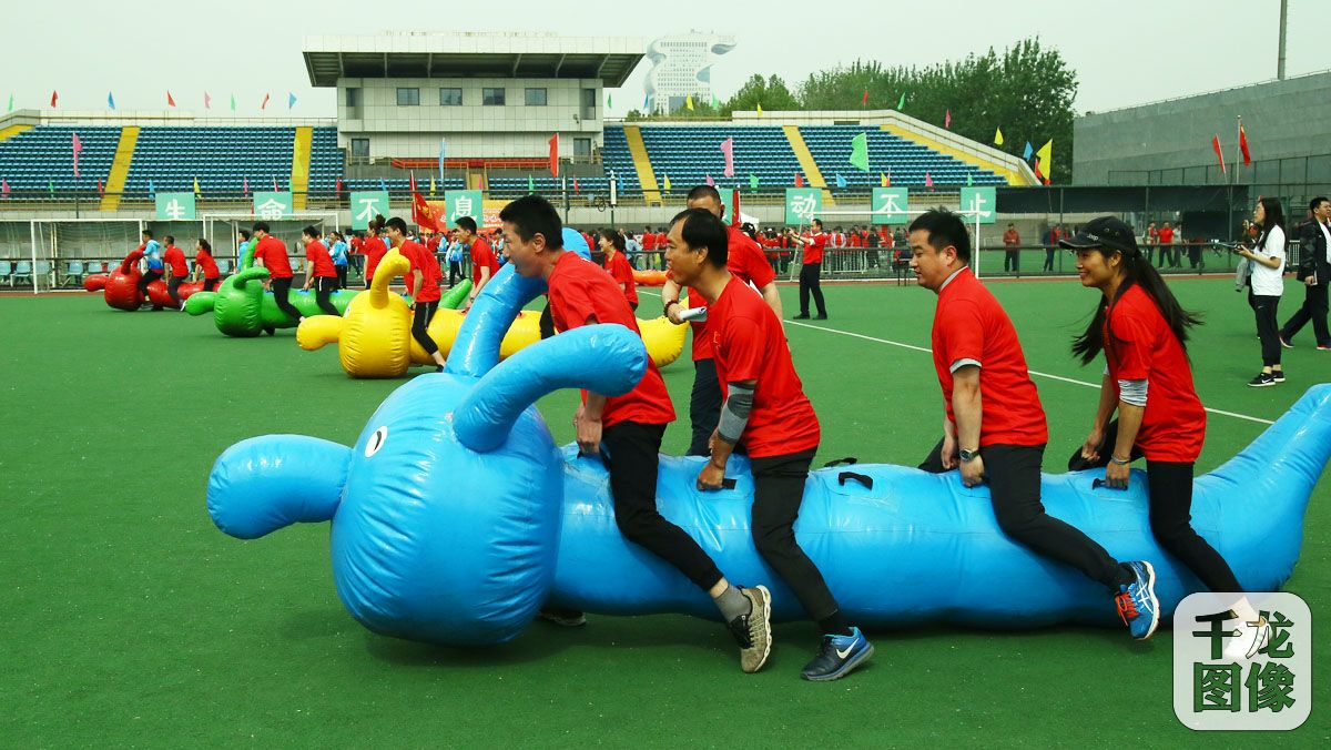 奥林匹克体育中心为来京建设者送上健身大礼包3000人前去领取