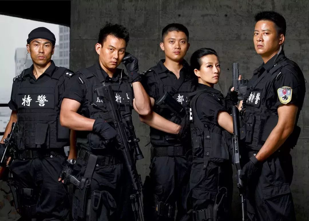 成都市公安局特警支队,成都特警深夜检查