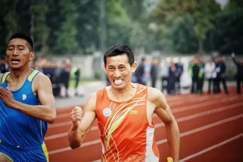 成都市公安局特警支队,成都特警深夜检查