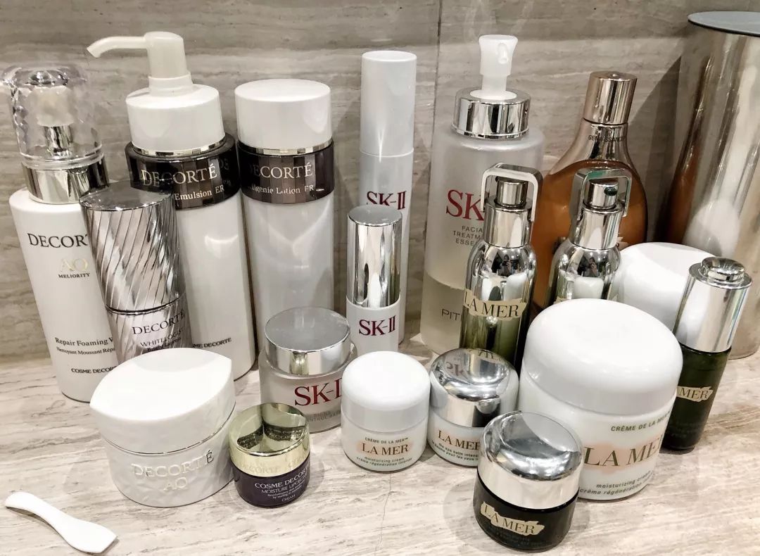 原来这些长相年轻的妈妈都有一套保养秘籍，赶紧转给我妈看~