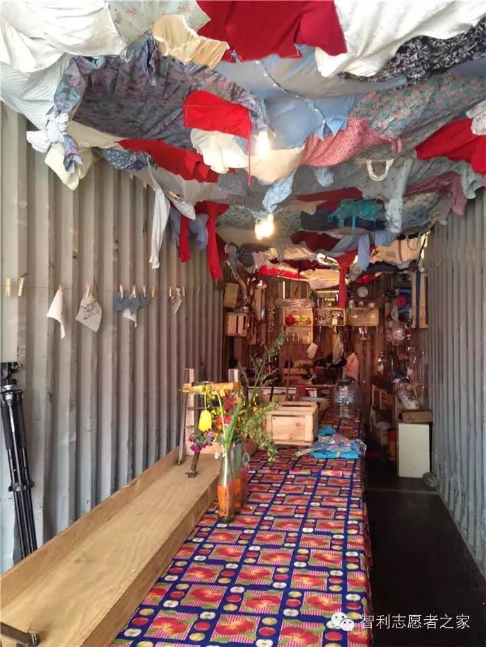 他们被平等和尊重地对待，而不是被规训为一棵韭菜丨周末