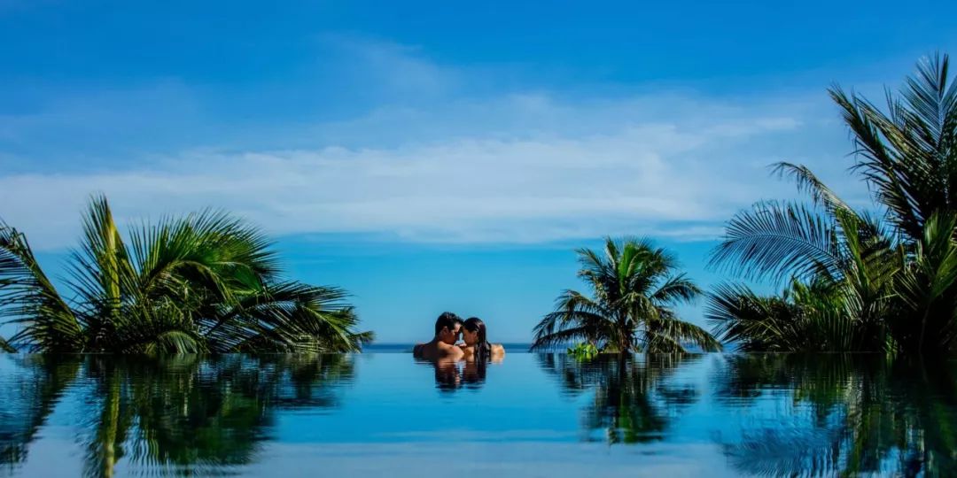 直飞3.5h抵达这座低物价高颜值海岛，入住亚洲最美洲际+安缦之父最新力作！