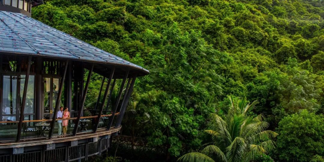 直飞3.5h抵达这座低物价高颜值海岛，入住亚洲最美洲际+安缦之父最新力作！