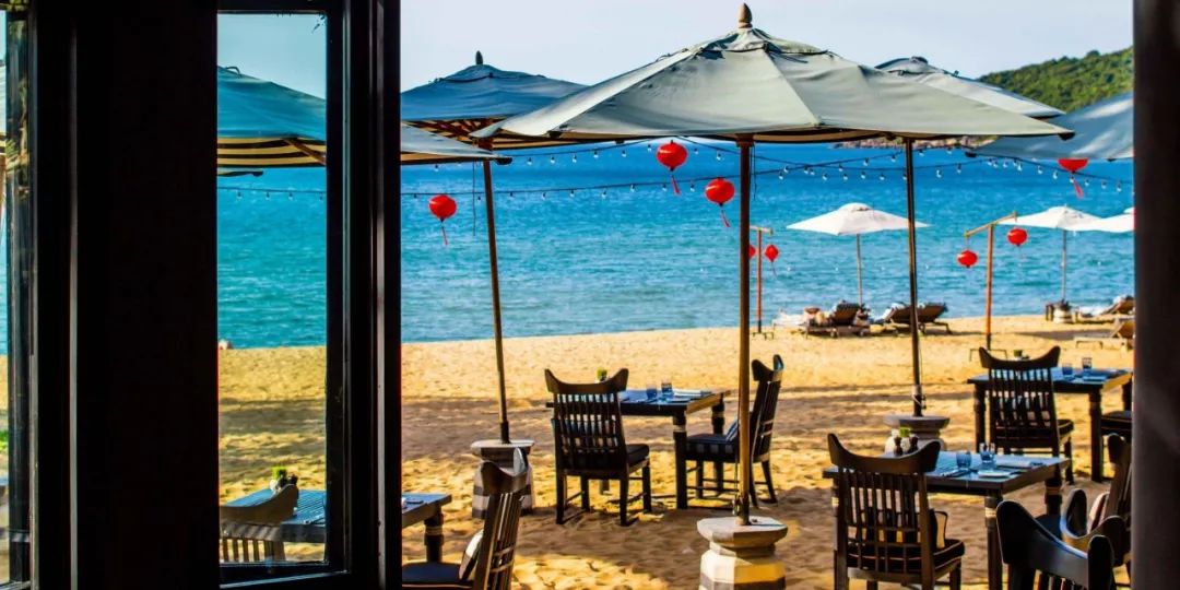 直飞3.5h抵达这座低物价高颜值海岛，入住亚洲最美洲际+安缦之父最新力作！