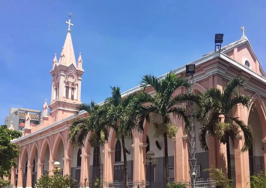 直飞3.5h抵达这座低物价高颜值海岛，入住亚洲最美洲际+安缦之父最新力作！