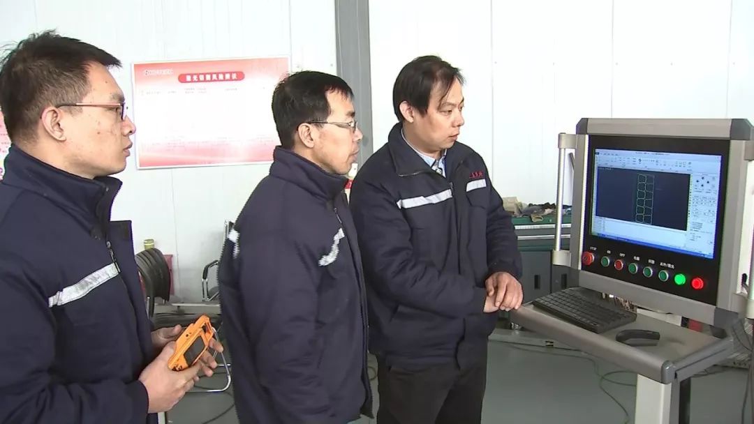 《河北日报》头版丨“智”“光”并举迭代前行！沧州智能制造装备产业发展调查