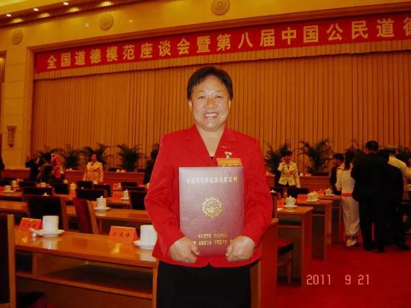 红河榜样|“宋妈”以慈母般的关怀，帮助这些药物滥用者重新找回自我