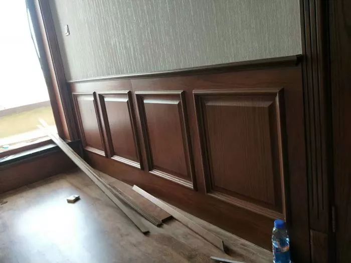 电视背景墙用木饰面还是护墙板,护墙板塑料阴阳角施工教程视频