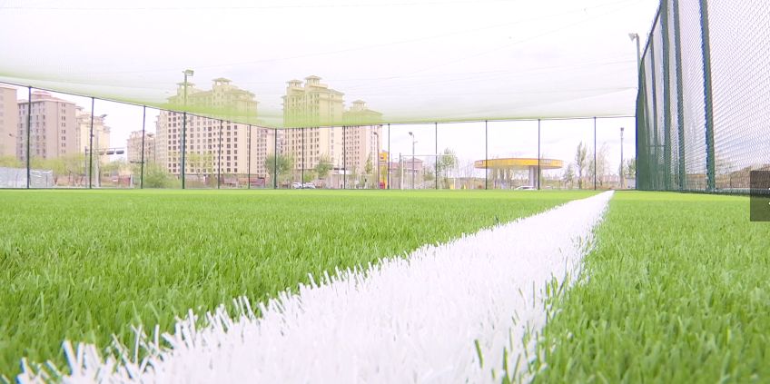 @足球迷，东胜也有“笼式”足球场啦！