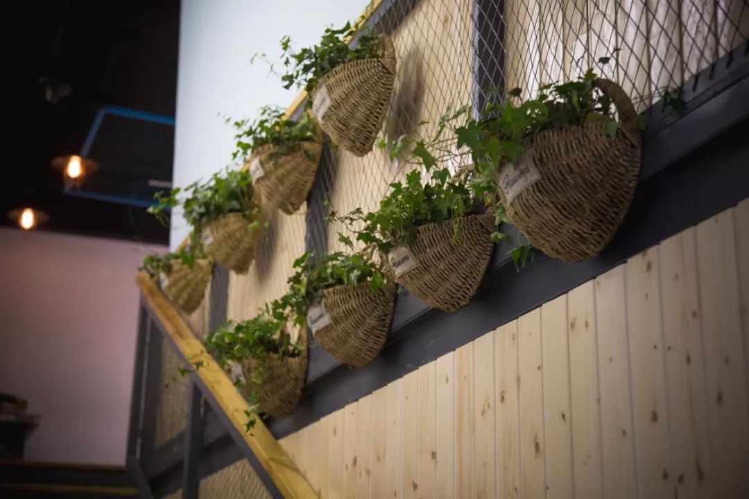 炸翻临沂的烧烤扛把子就在颐高！5.8折200串起撸才过瘾！