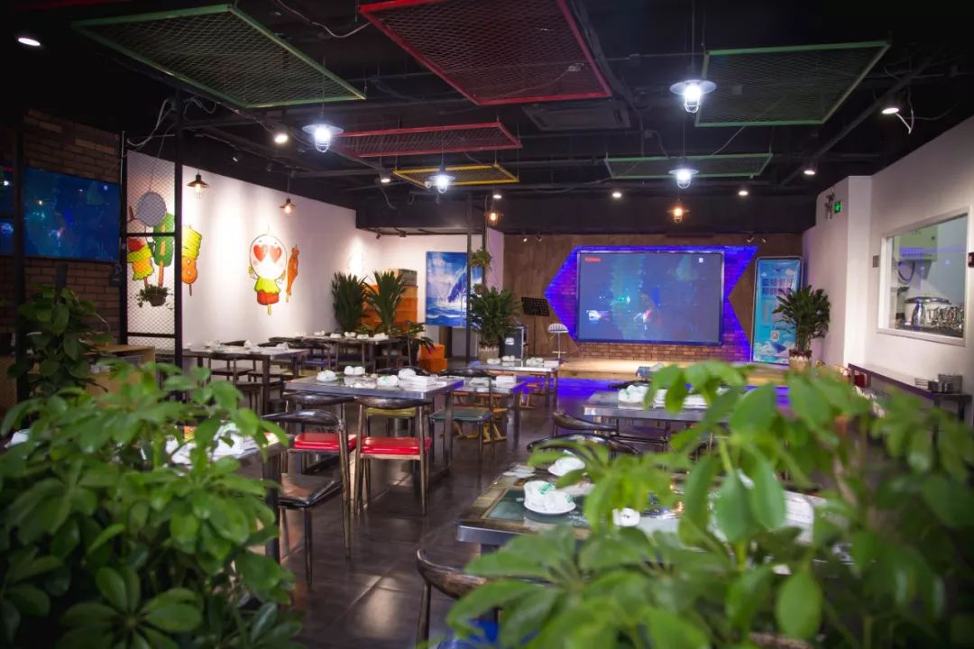 炸翻临沂的烧烤扛把子就在颐高！5.8折200串起撸才过瘾！