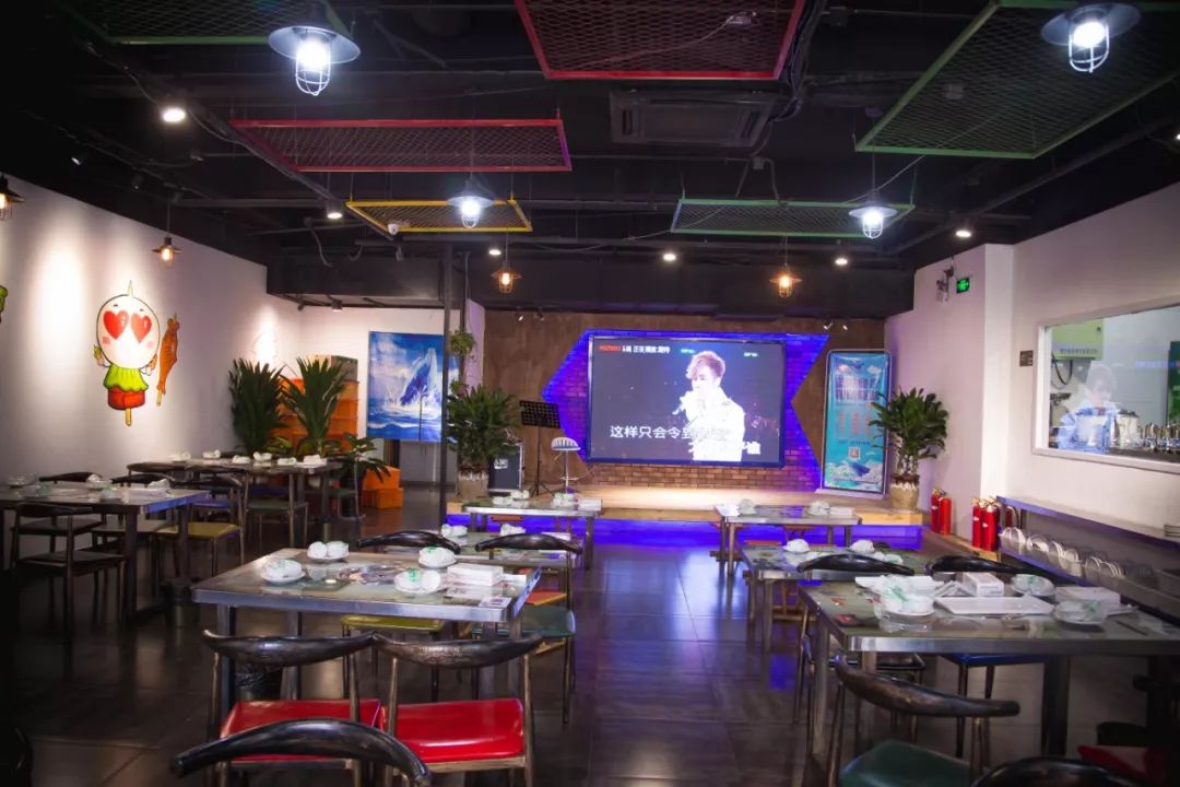 炸翻临沂的烧烤扛把子就在颐高！5.8折200串起撸才过瘾！