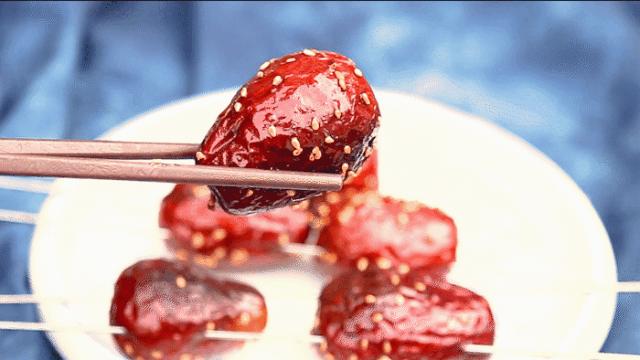 炸翻临沂的烧烤扛把子就在颐高！5.8折200串起撸才过瘾！