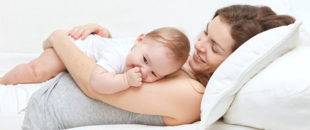 5岁男孩摸着妈妈乳房才能入睡，“恋物”扎了多少妈妈的心