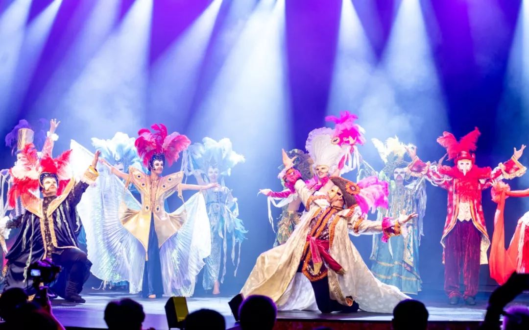 歌诗达邮轮最大最新的威尼斯号，今日在吴淞口国际邮轮港开启中国母港首航！