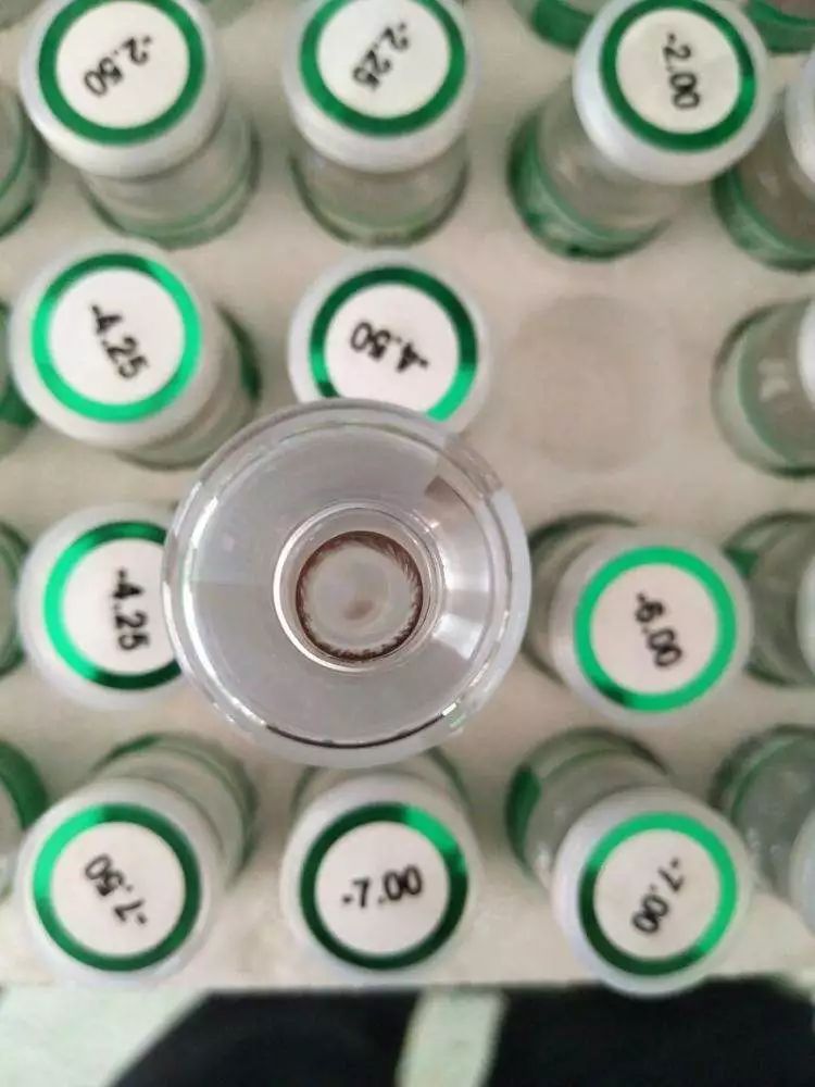 正在被美瞳毁掉的女孩,正在被美瞳毁掉的女人们