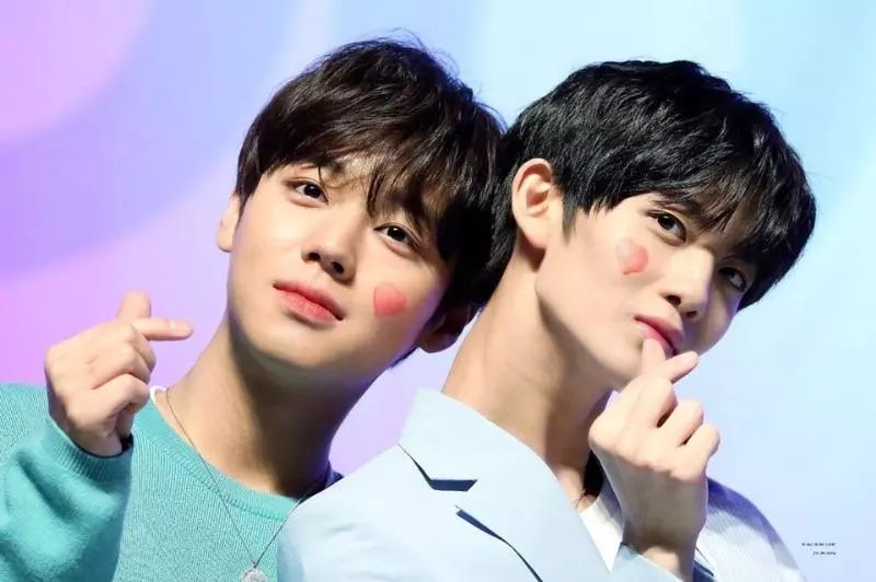 朴志训裴珍映南韩神颜,朴志训裴珍映粉玫瑰