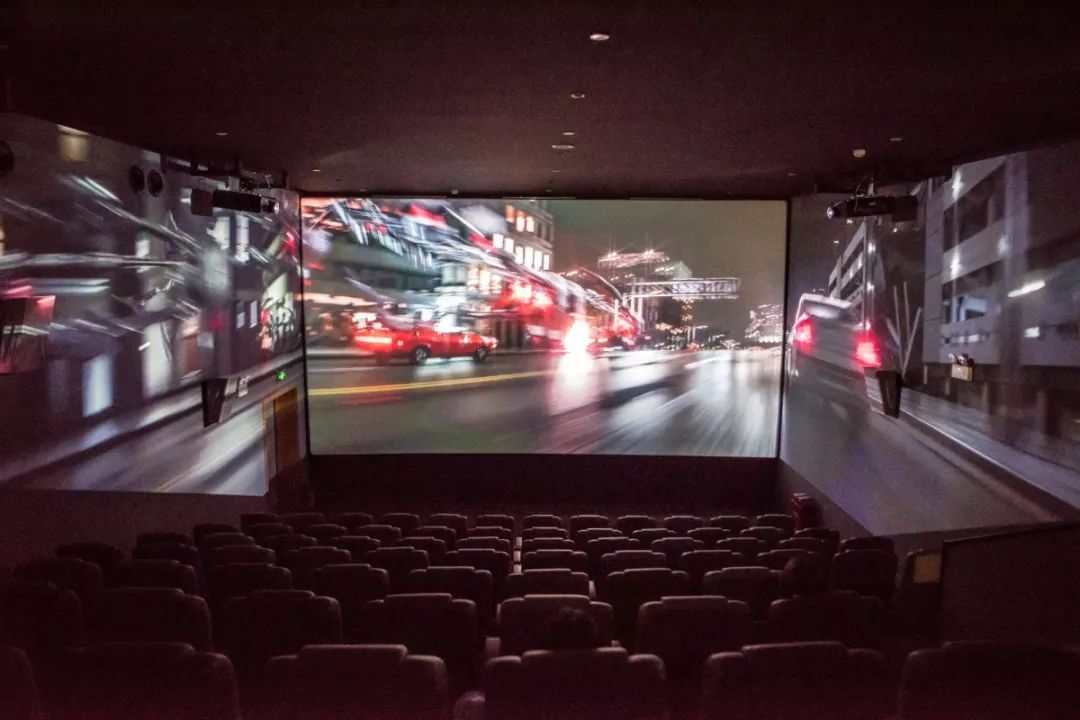 LOOK|*月天五**新电影·里面有你吗？