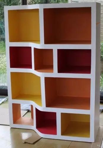 只用瓦楞纸就可以做出一件件家具，简直酷爆了