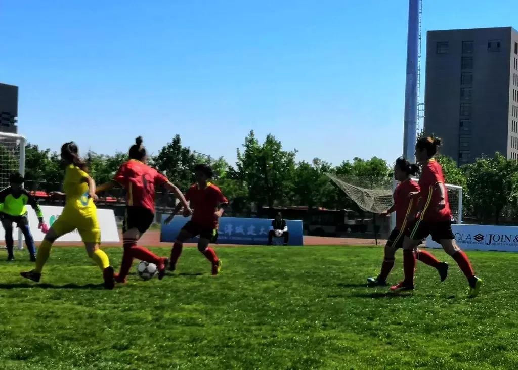 刚刚，她们夺冠了