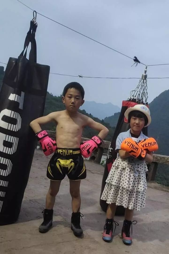 靠拳头出名,靠拳头走红