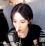 呆妹黑色吊带裙,呆妹儿流鼻血