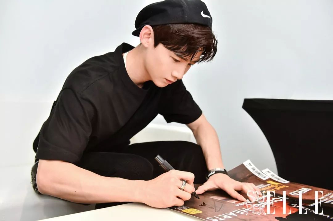 骨灰级球鞋玩家们的鞋，可以在上海买几套房？