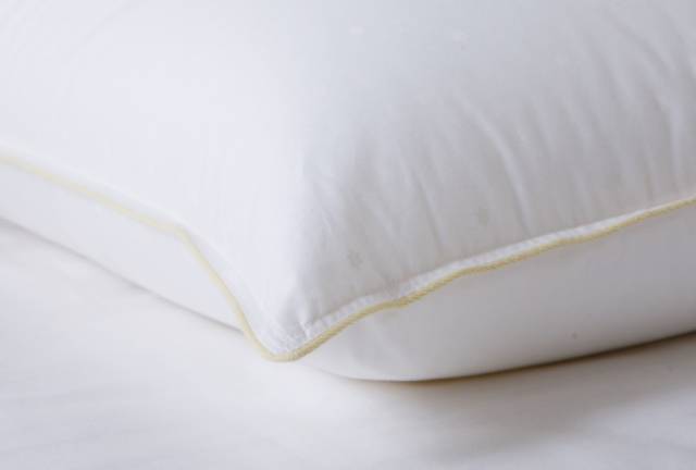 丹麦皇家乳胶枕头,丹麦珊瑚绒枕头