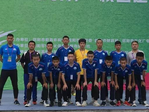 光山县慧泉中学足球队征战第四届“市长杯”侧记