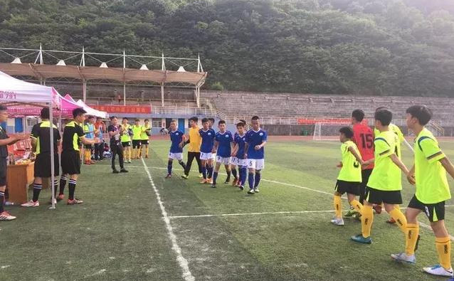 光山县慧泉中学足球队征战第四届“市长杯”侧记